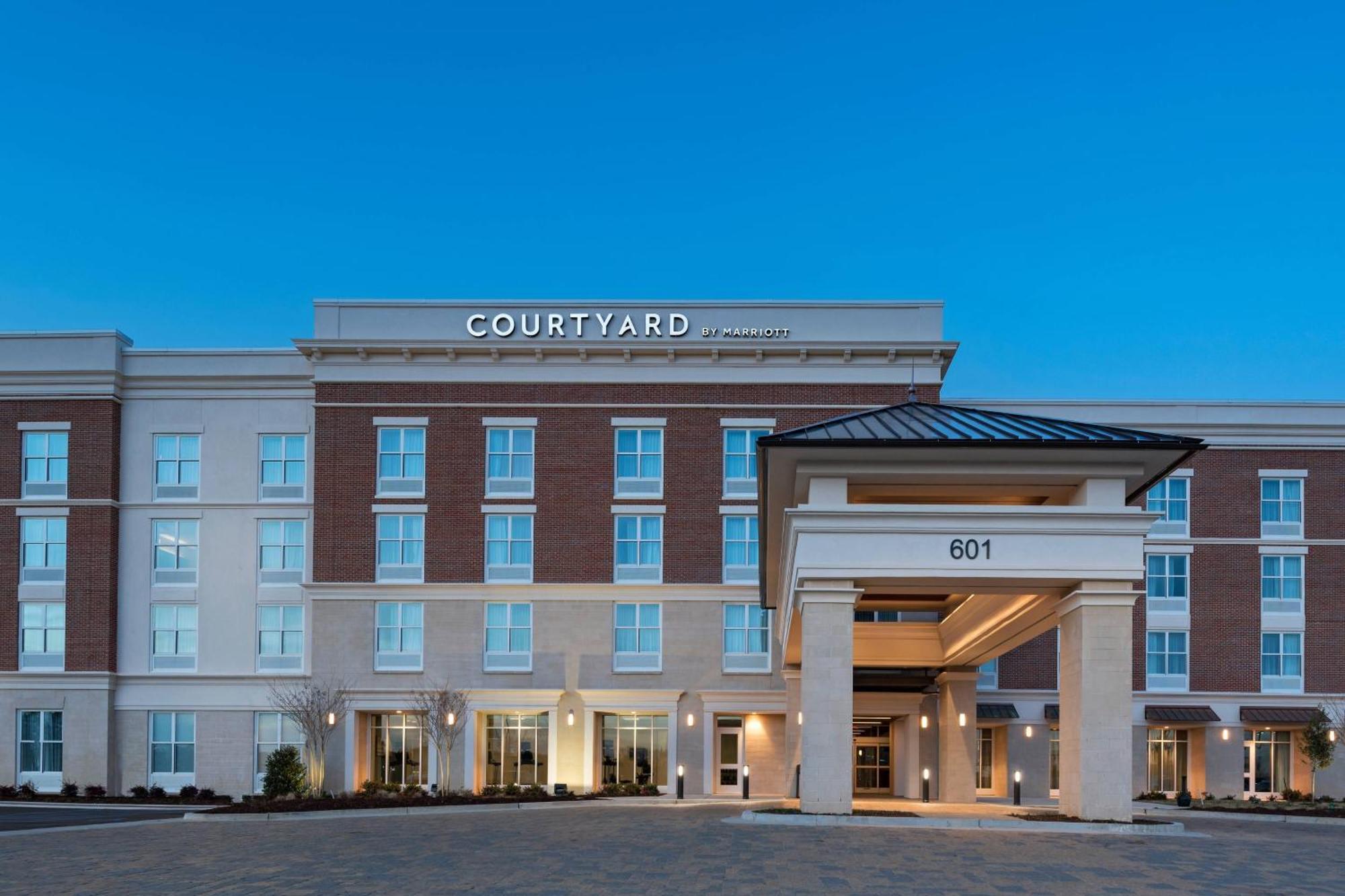 Отель Courtyard By Marriott Jackson Мадисон Экстерьер фото